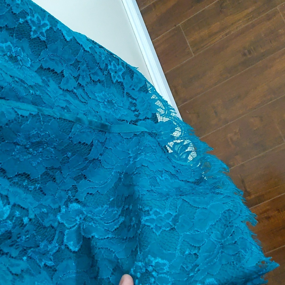 Monique L'Huillier| Green Lace Dress over Strapless Bustier Slip Back Zippered - Picture 4 of 16